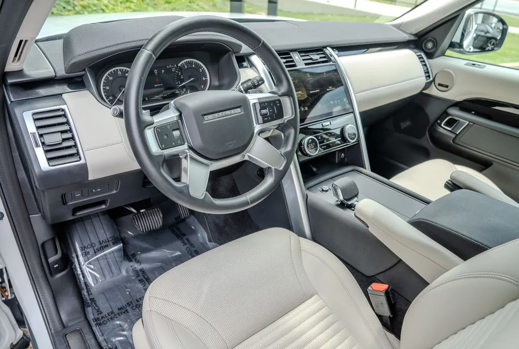 Land Rover Discovery photo 4