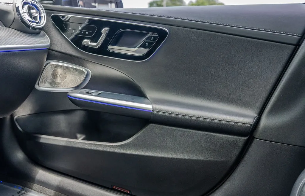 Mercedes-Benz C-Class photo 14