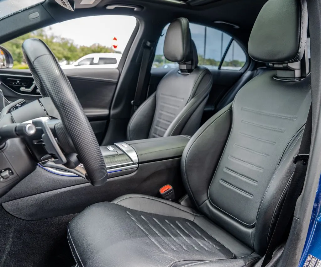Mercedes-Benz C-Class photo 19