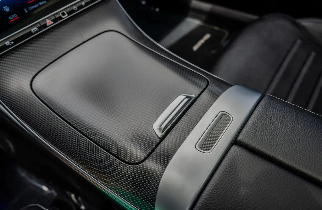 Mercedes-Benz C-Class photo 13