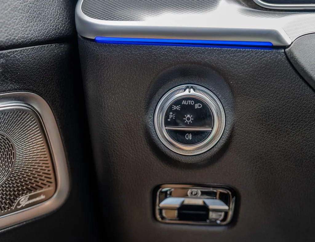 Mercedes-Benz C-Class photo 9