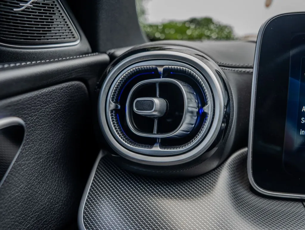 Mercedes-Benz C-Class photo 8