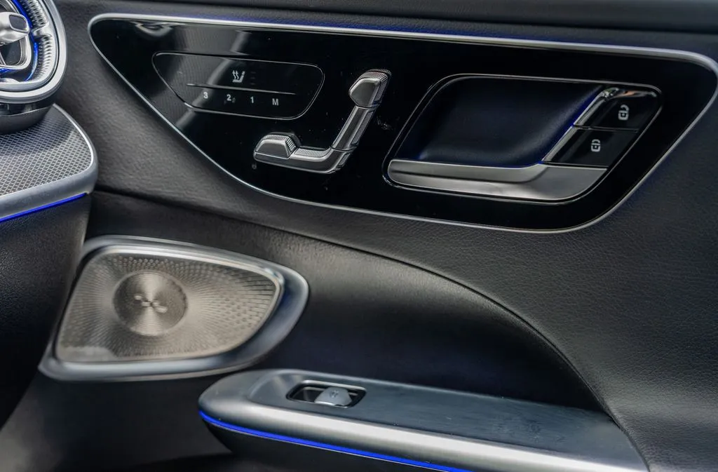 Mercedes-Benz C-Class photo 15