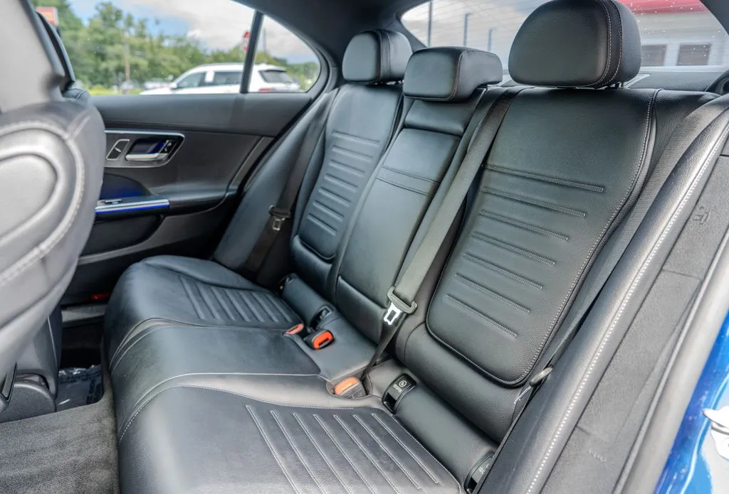 Mercedes-Benz C-Class photo 20