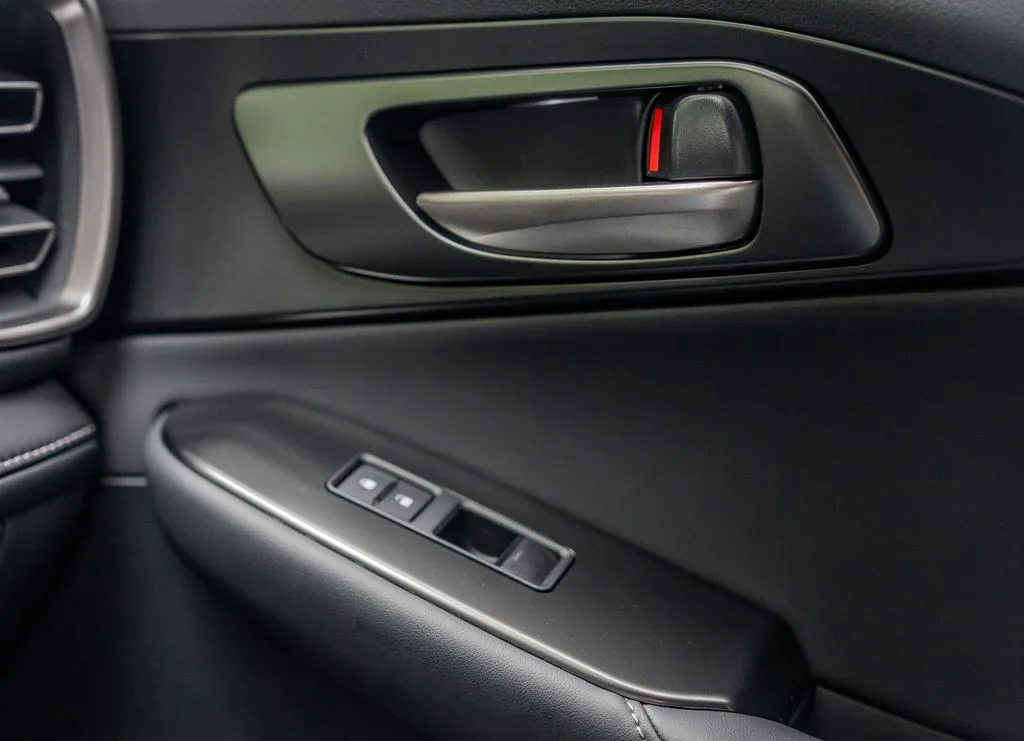 Lexus IS photo 14