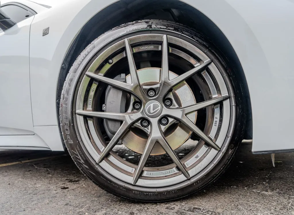 Lexus IS photo 30