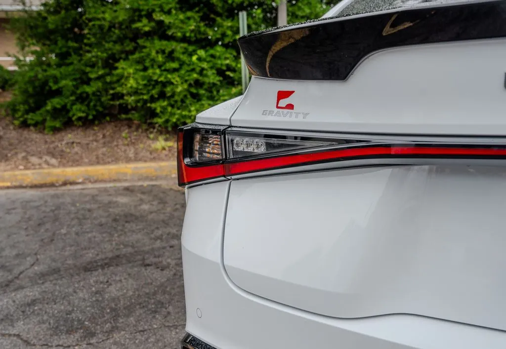 Lexus IS photo 26