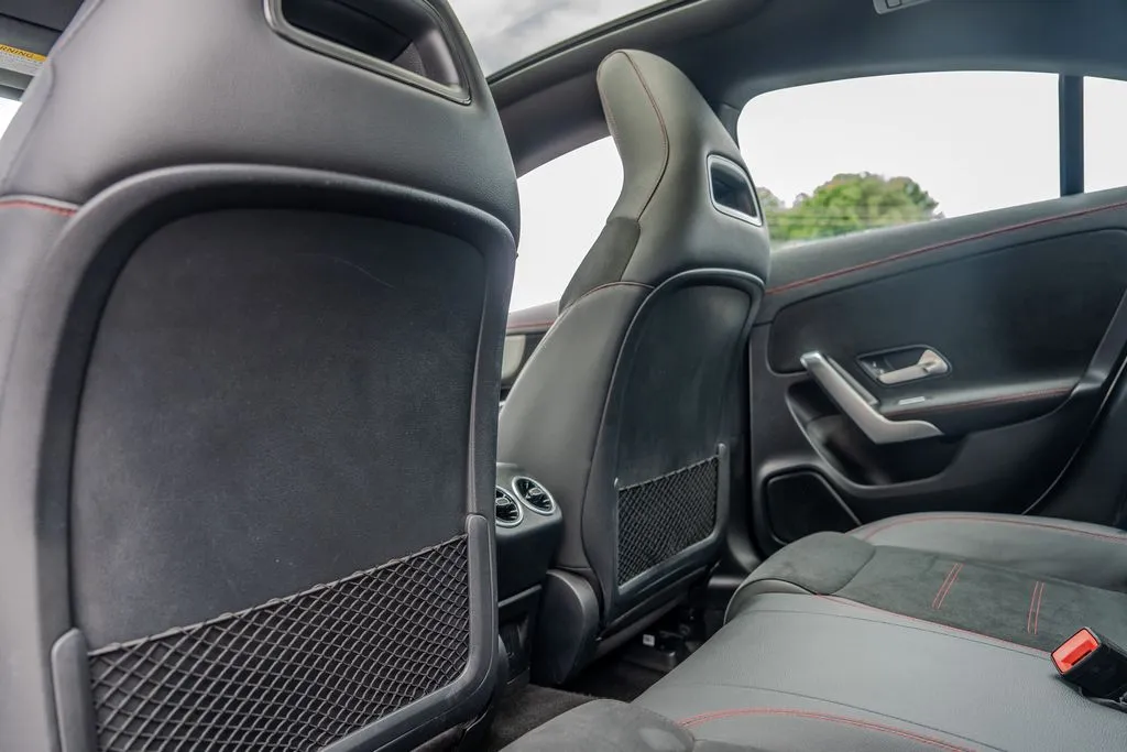 Mercedes-Benz CLA photo 19