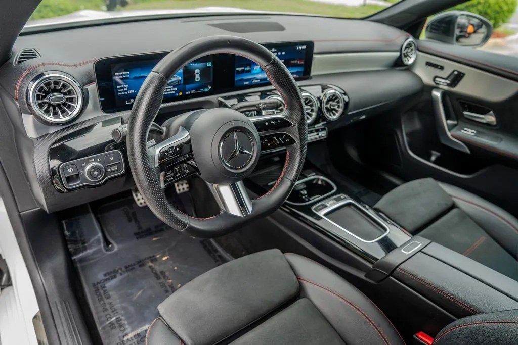 Mercedes-Benz CLA photo 4