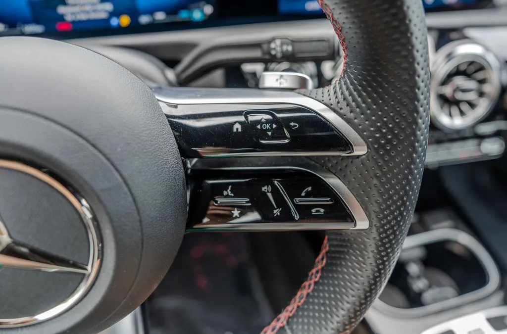 Mercedes-Benz CLA photo 7