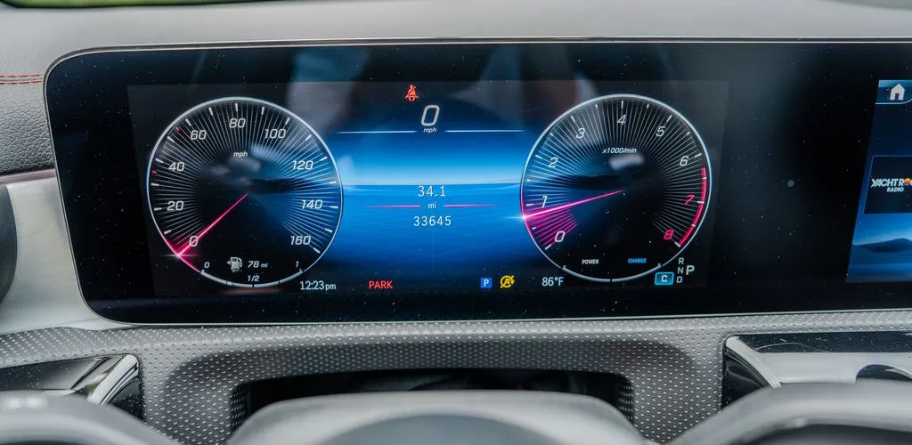Mercedes-Benz CLA photo 9
