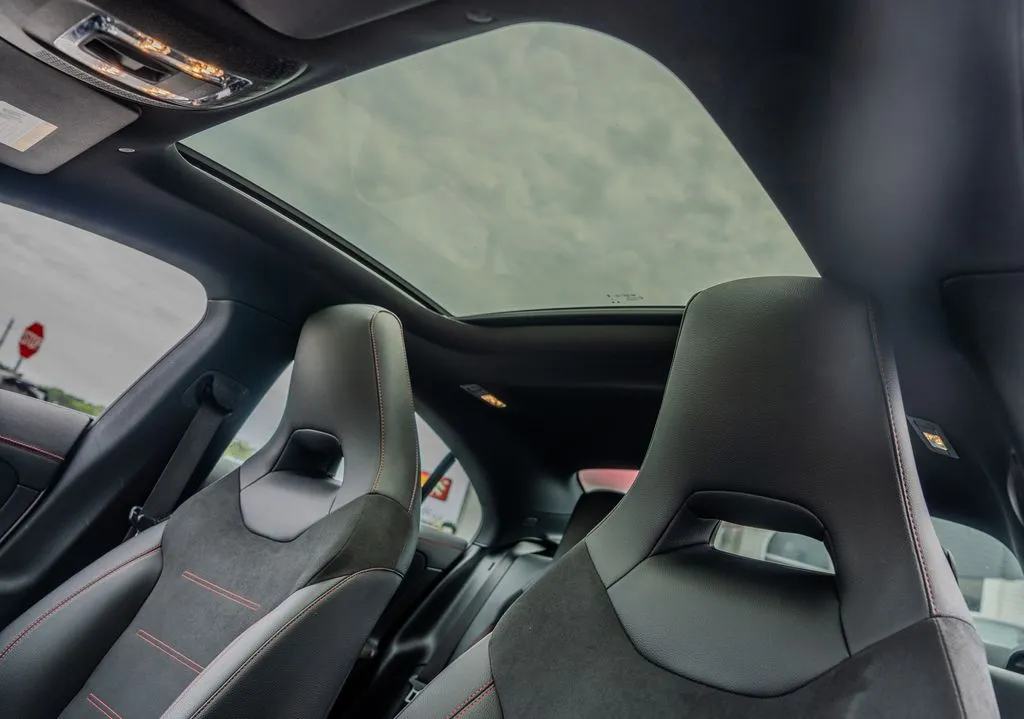 Mercedes-Benz CLA photo 16