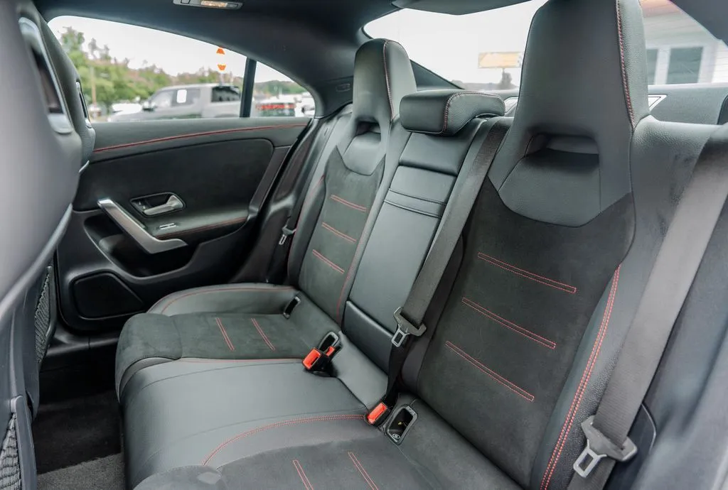 Mercedes-Benz CLA photo 18