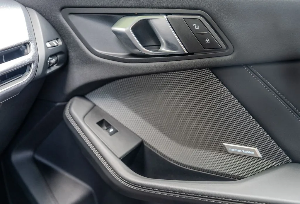 BMW 2 Series photo 14