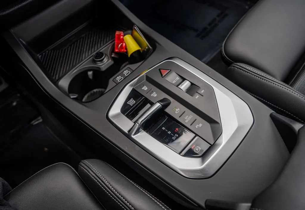 BMW 2 Series photo 12
