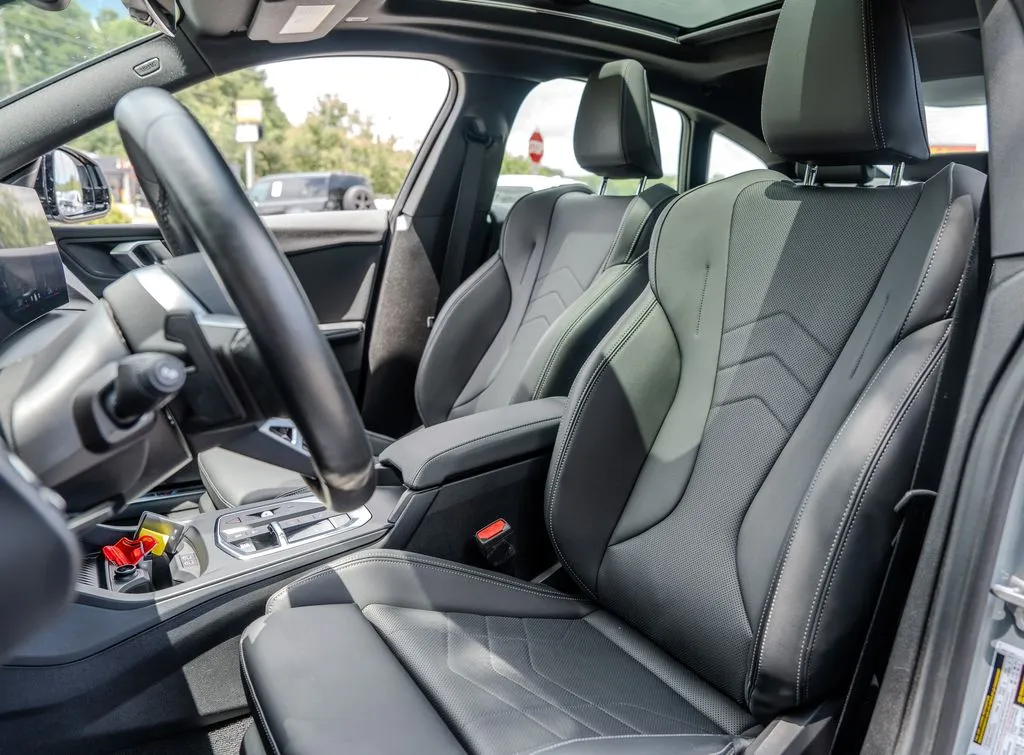 BMW 2 Series photo 19