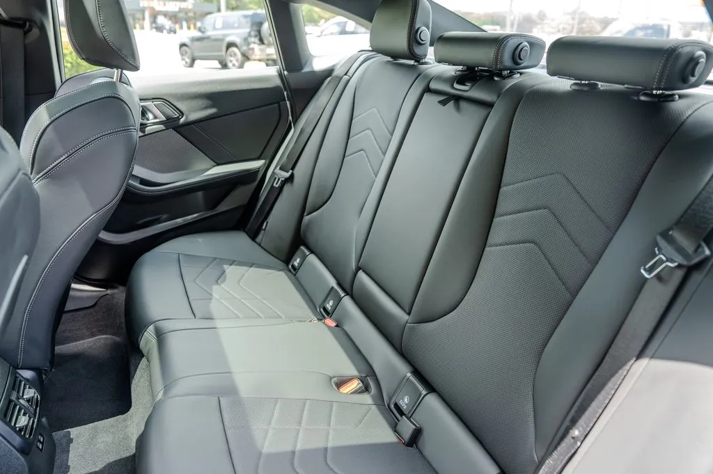 BMW 2 Series photo 20