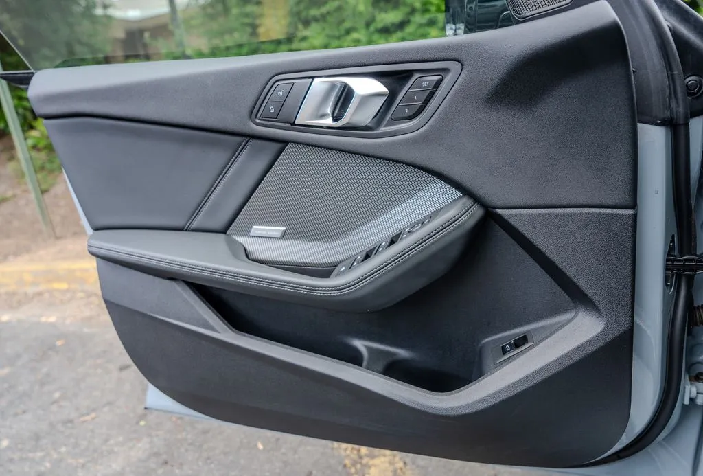 BMW 2 Series photo 15