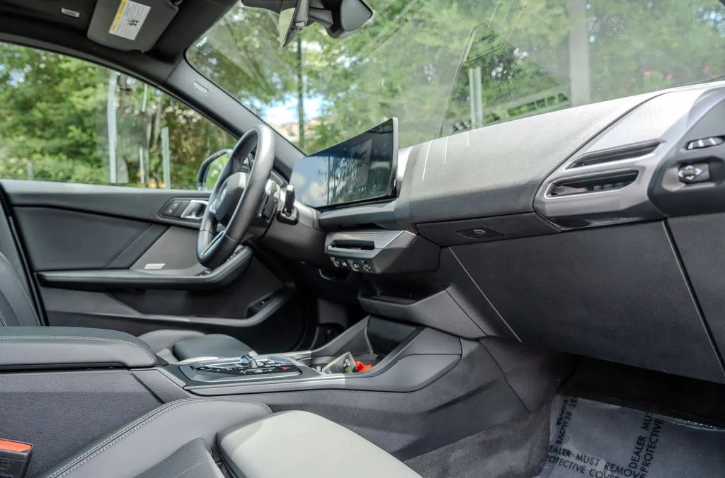 BMW 2 Series photo 23