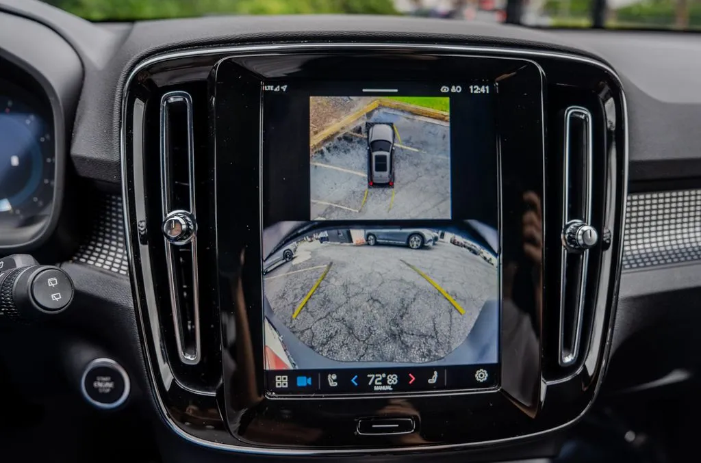 Volvo XC40 photo 12
