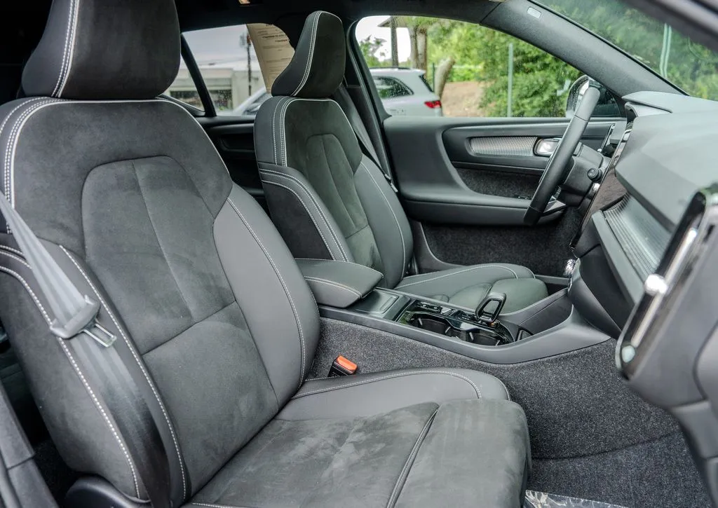 Volvo XC40 photo 22