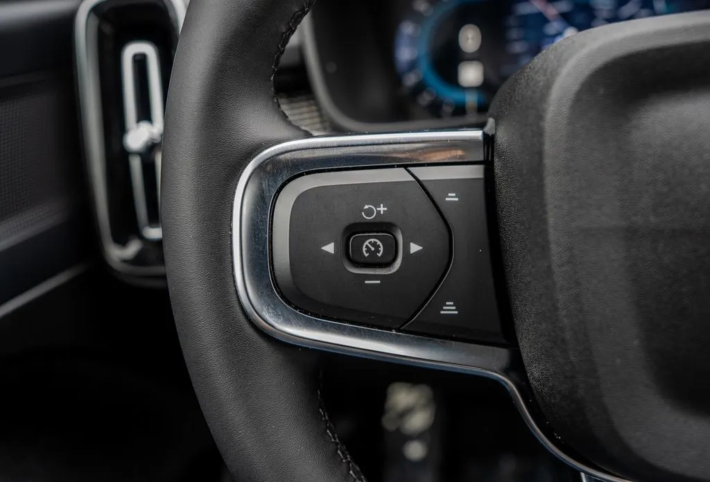 Volvo XC40 photo 6