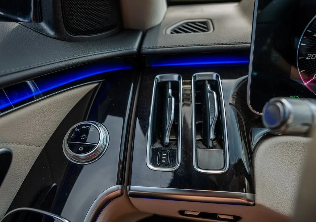 Mercedes-Benz S-Class photo 8