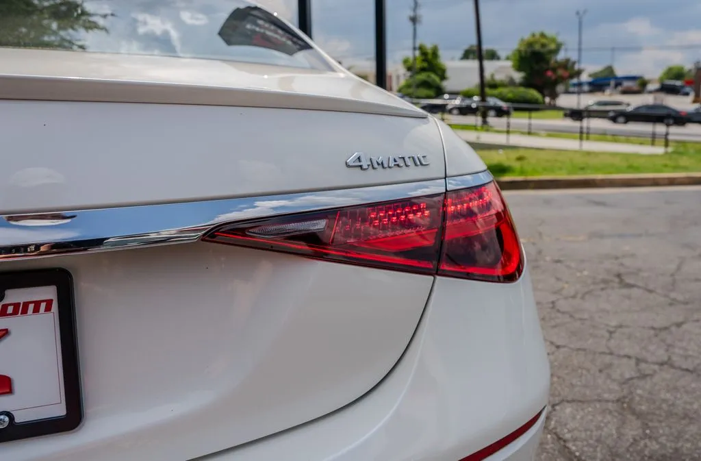 Mercedes-Benz S-Class photo 27
