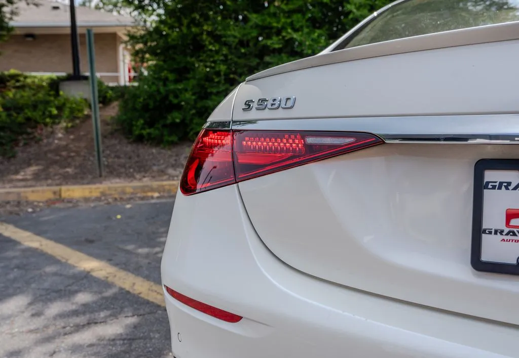 Mercedes-Benz S-Class photo 28