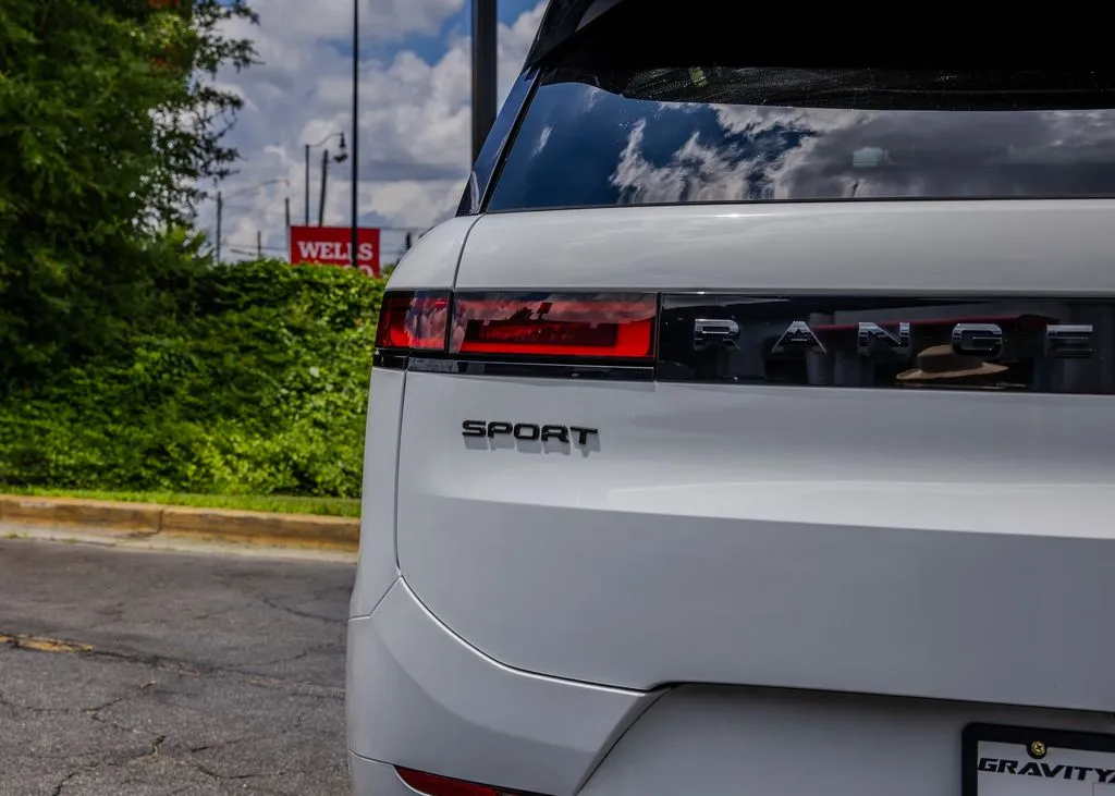 Land Rover Range Rover Sport photo 26