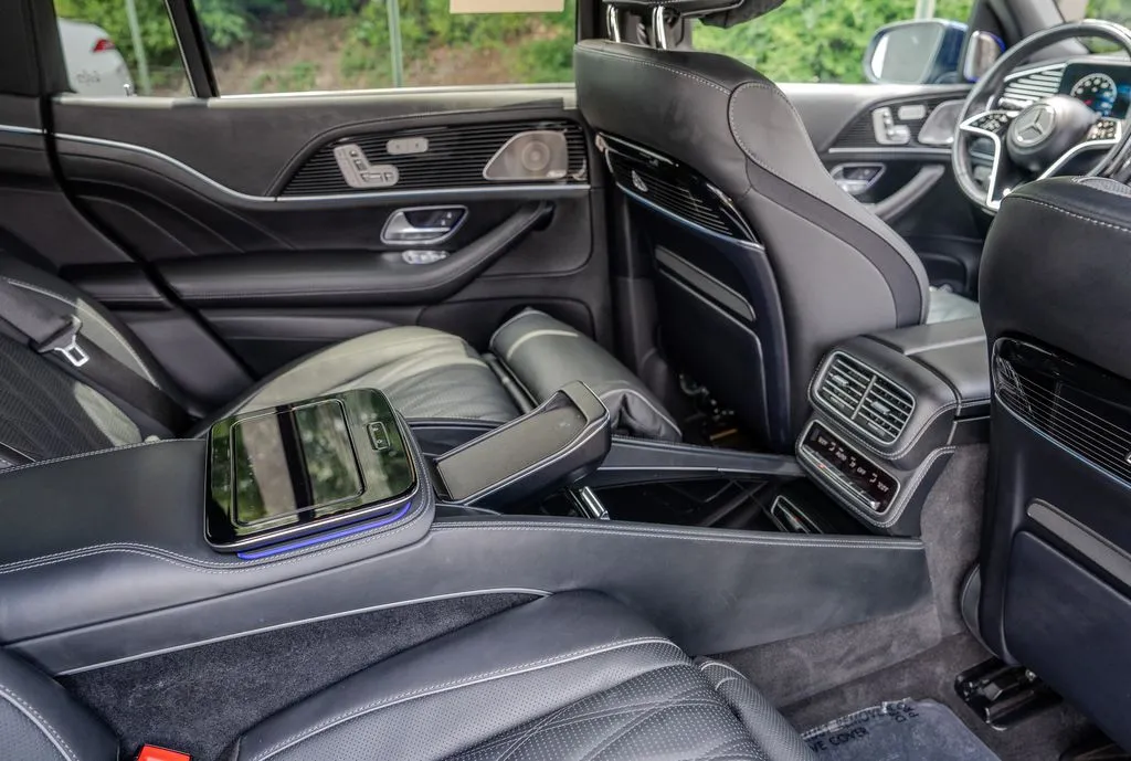 Mercedes-Benz GLS photo 29