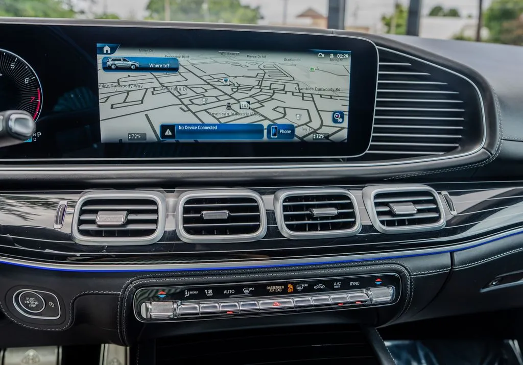 Mercedes-Benz GLS photo 11