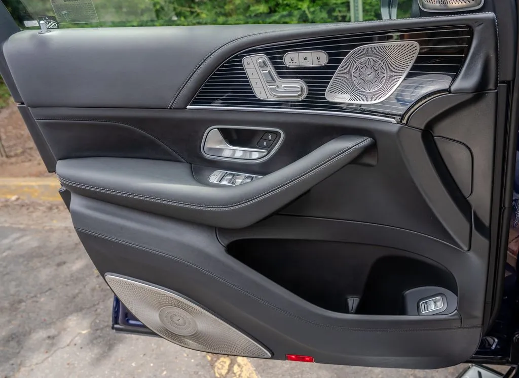 Mercedes-Benz GLS photo 16