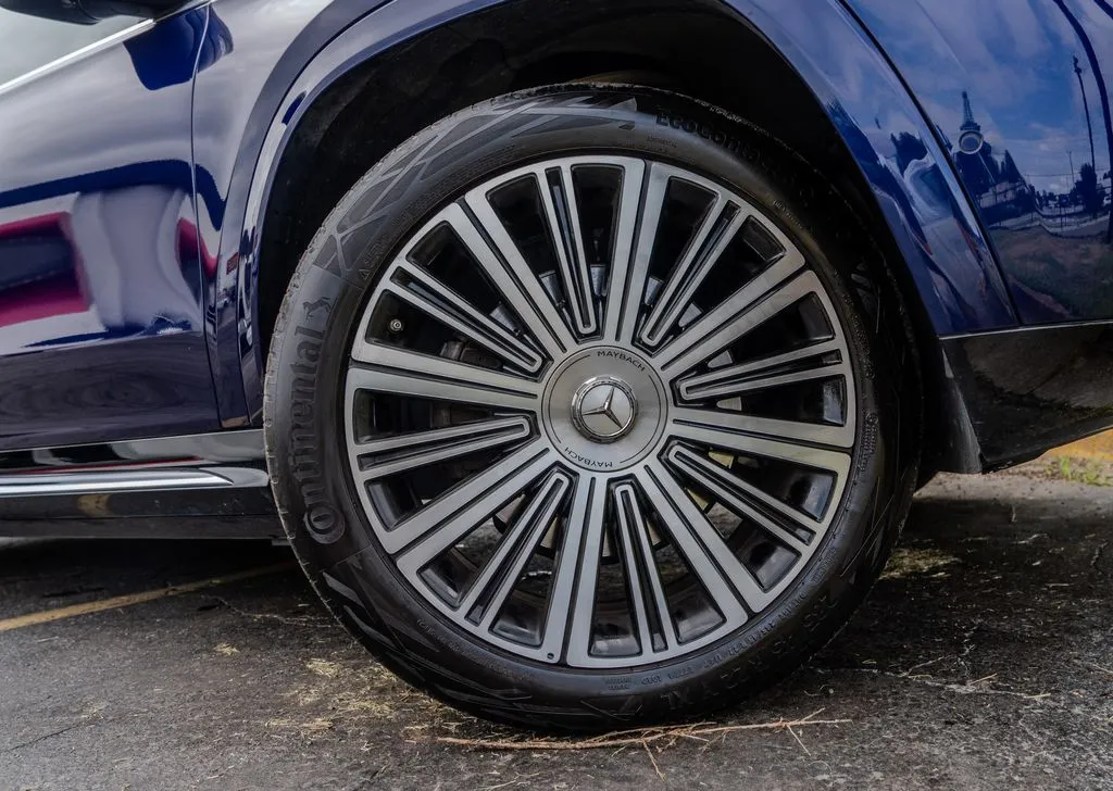 Mercedes-Benz GLS photo 41