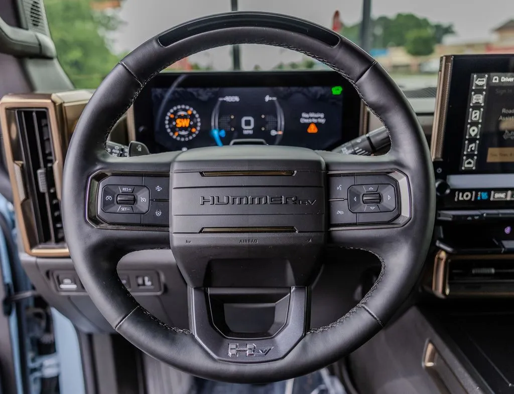 GMC Hummer EV SUV photo 5