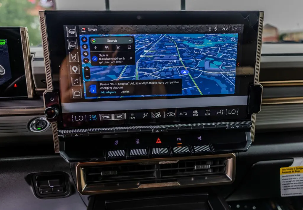 GMC Hummer EV SUV photo 11