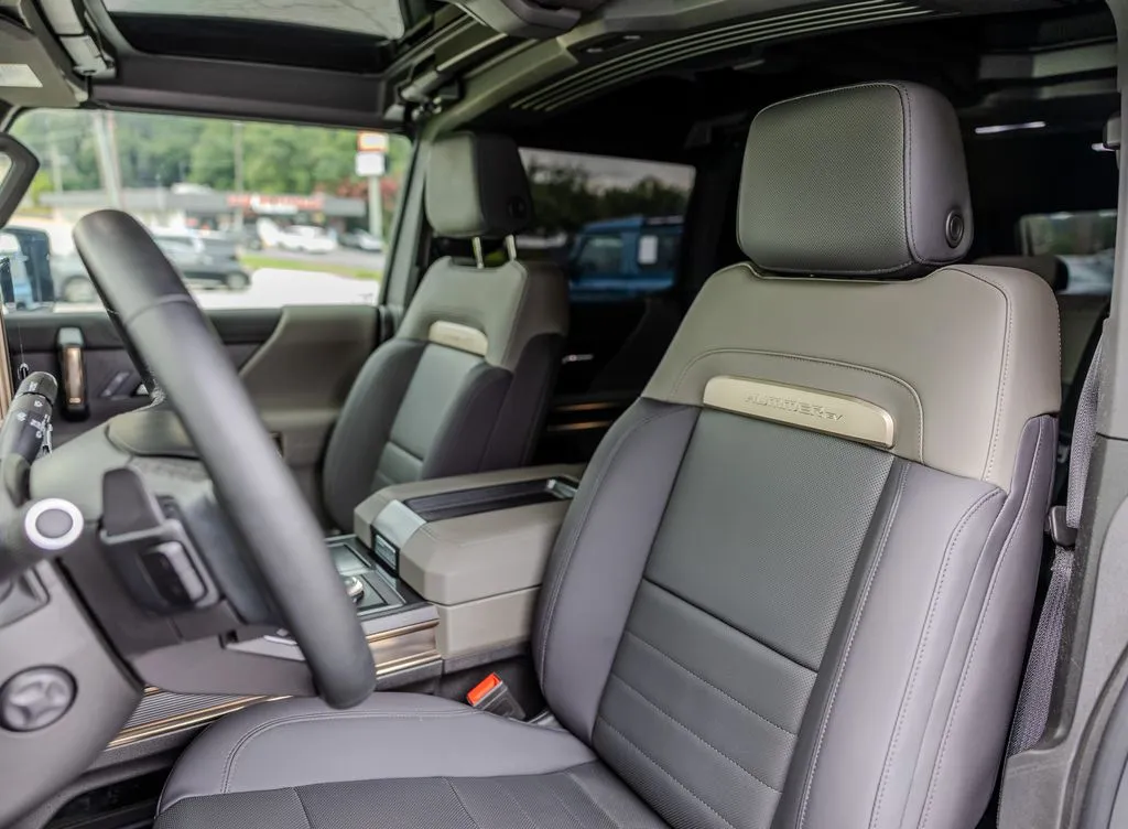 GMC Hummer EV SUV photo 16
