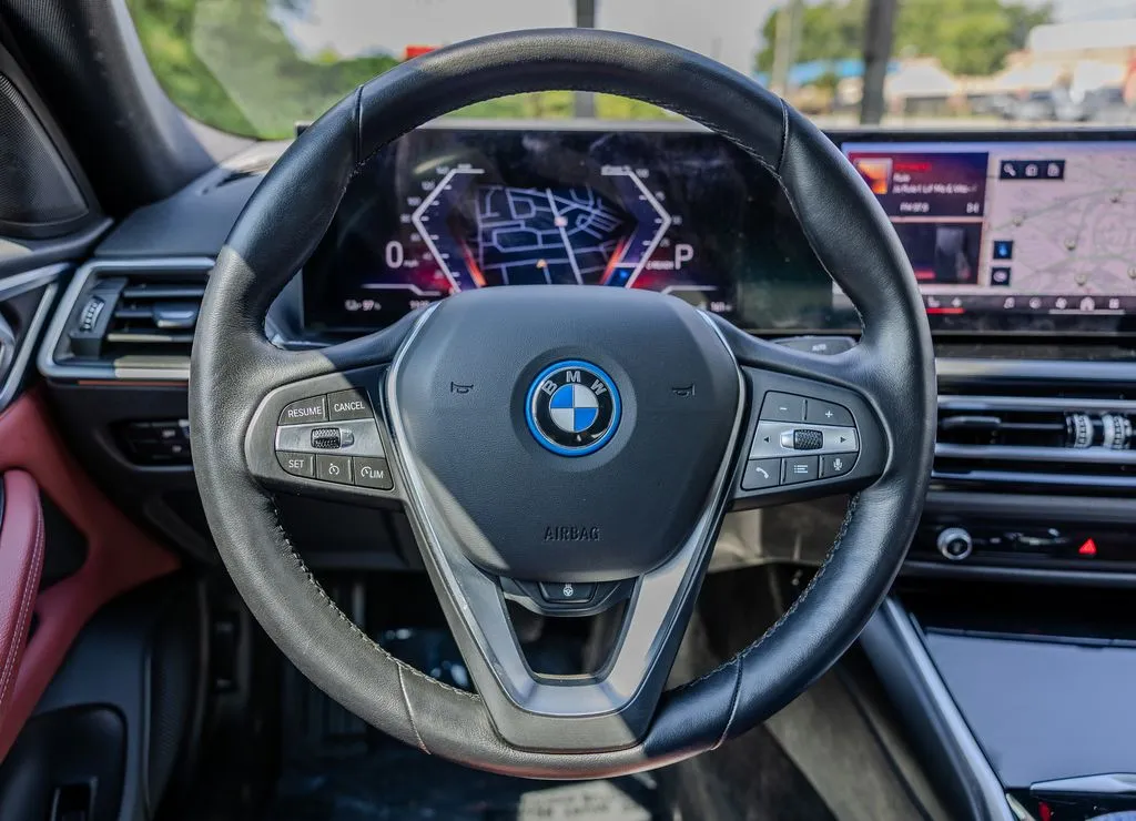 BMW i4 photo 5