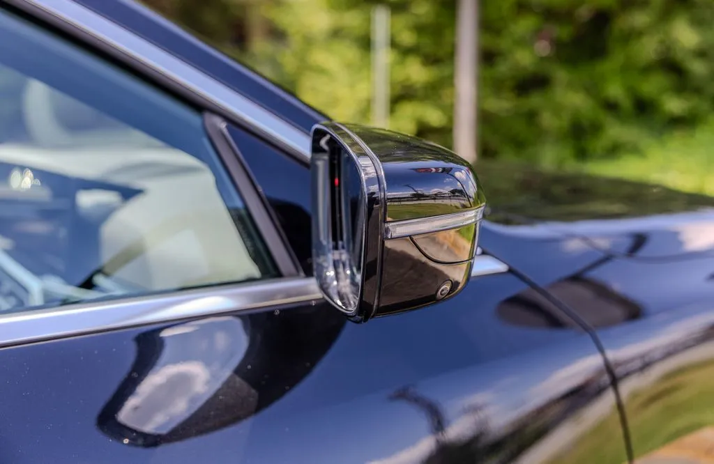 BMW i4 photo 29