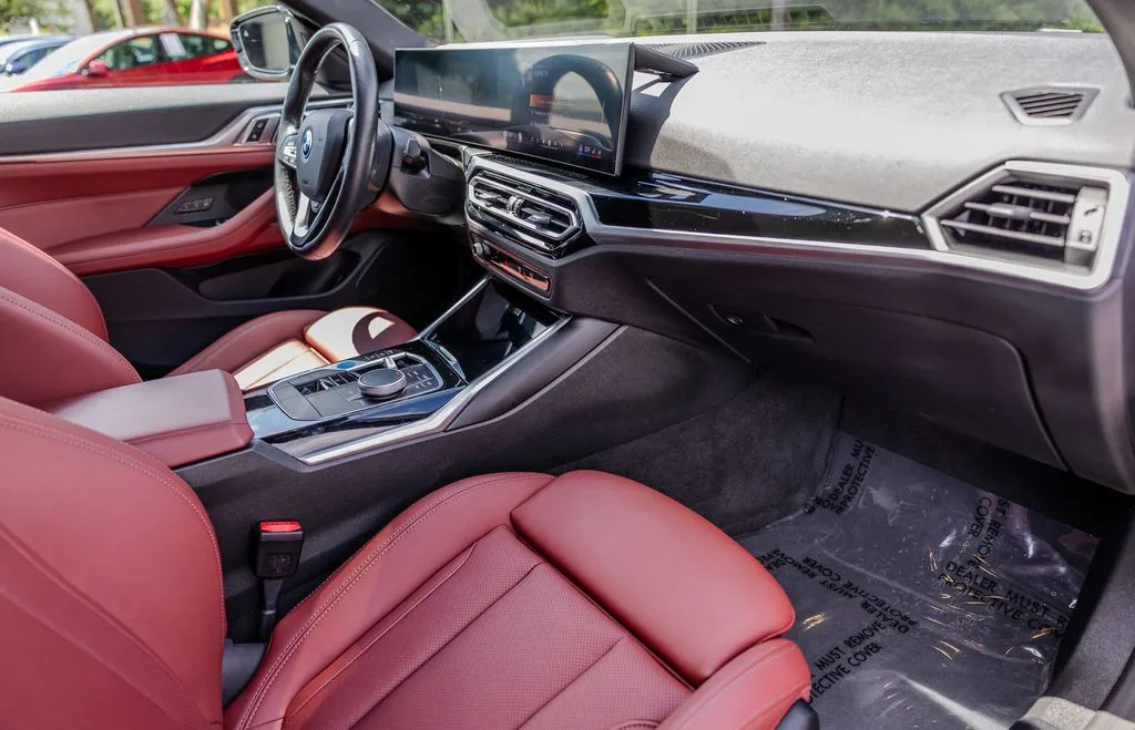 BMW i4 photo 20