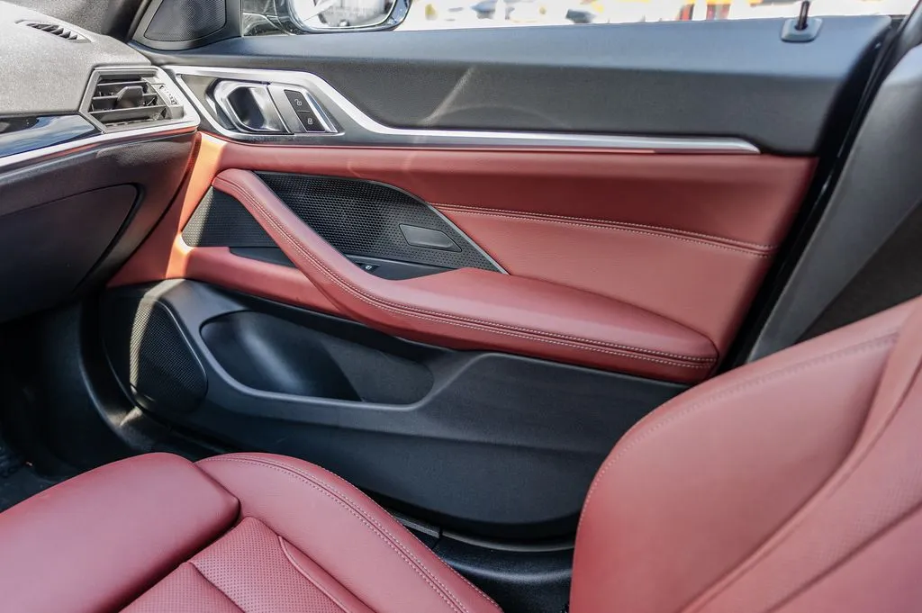 BMW i4 photo 10