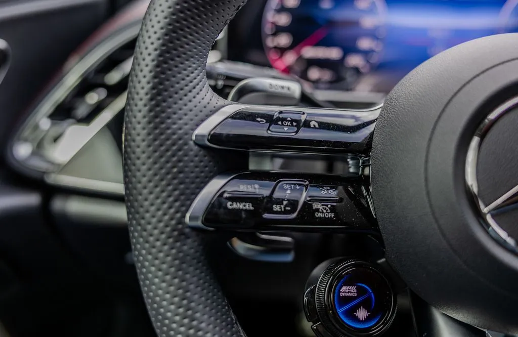 Mercedes-Benz E-Class photo 6