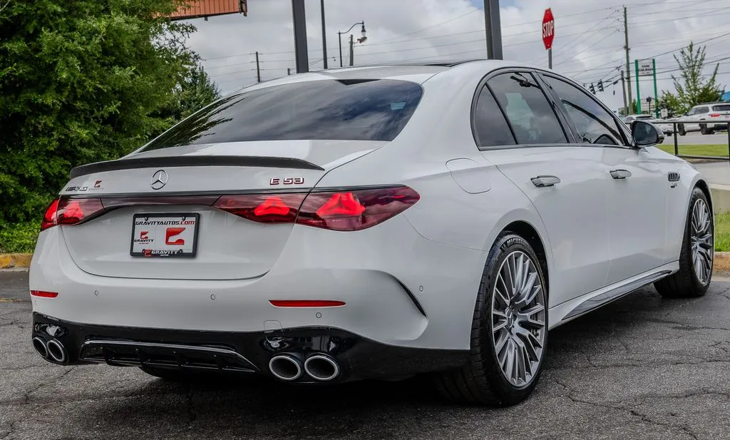 Mercedes-Benz E-Class photo 26