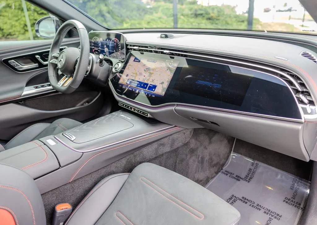 Mercedes-Benz E-Class photo 19