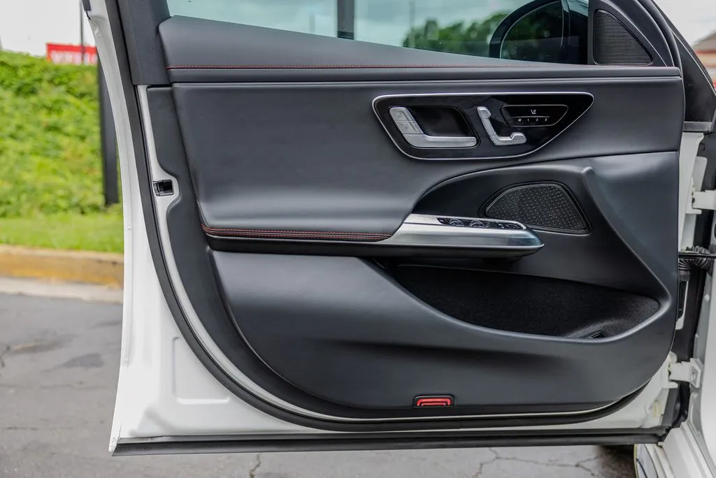 Mercedes-Benz E-Class photo 13