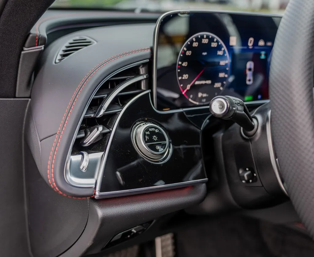 Mercedes-Benz E-Class photo 14