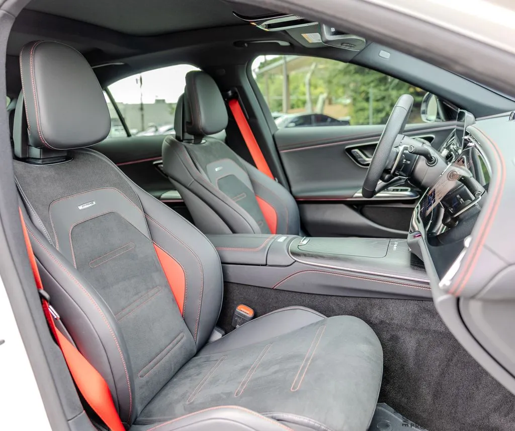 Mercedes-Benz E-Class photo 18