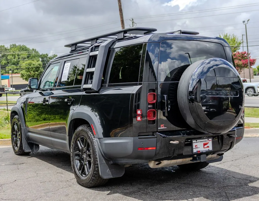 Land Rover Defender 130 photo 25