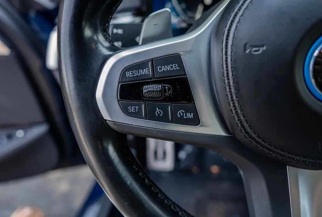 BMW 5 Series photo 6