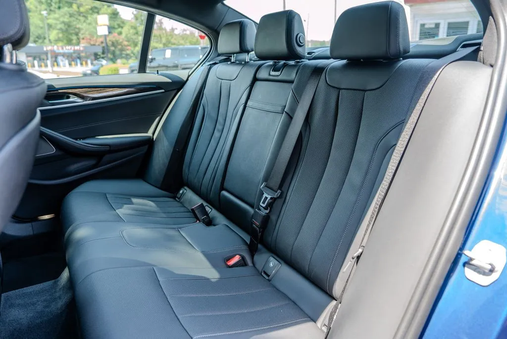 BMW 5 Series photo 21